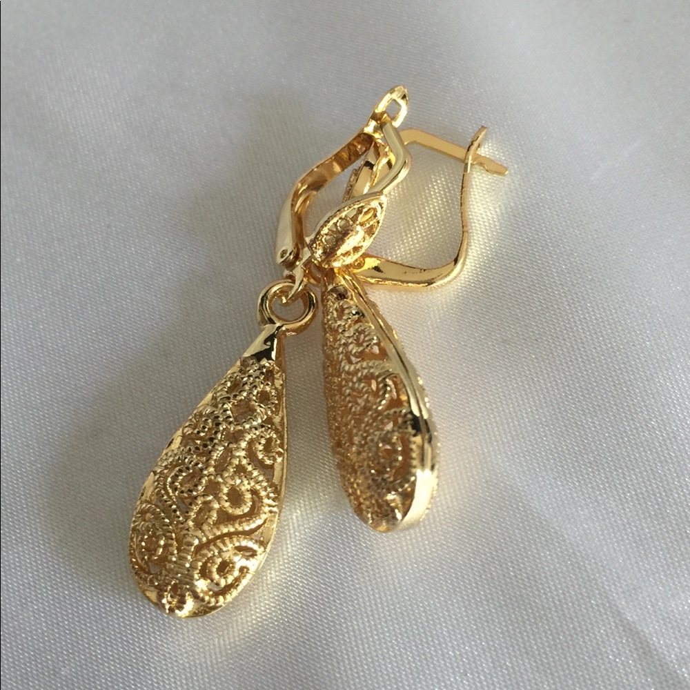Gold-Plated Pierced Filigree Style Earring Set